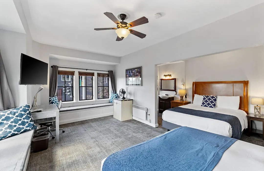 College Inn Hotel-1