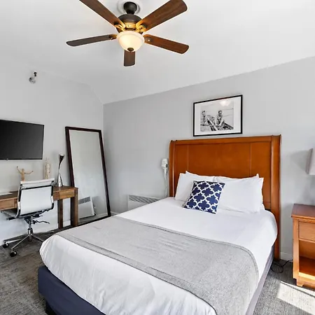 College Inn Hotel-2